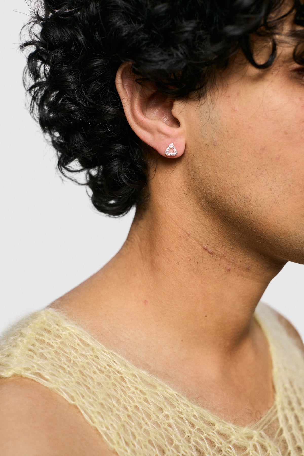 Soft Triangle Stud (925 Silver)