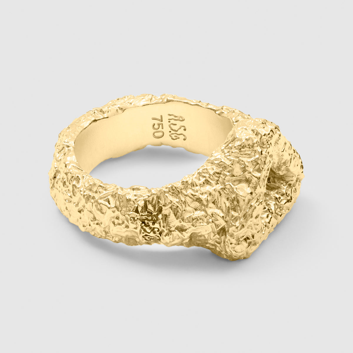 Soft Triangle Ring (18K Gold)
